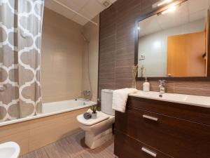 Kúpeľňa v ubytovaní Holiday Home Gaviota 11 by Interhome