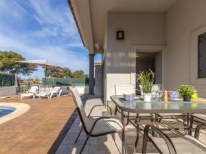 Balkón alebo terasa v ubytovaní Holiday Home Gaviota 10 by Interhome