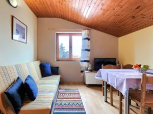 Posezení v ubytování Apartment Ruža 2 by Interhome