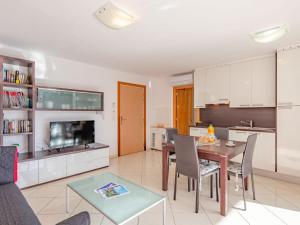 Køkken eller tekøkken på Apartment Santa Monica-2 by Interhome