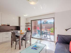 Køkken eller tekøkken på Apartment Santa Monica-2 by Interhome + 13 billeder