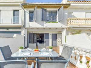 Balkón alebo terasa v ubytovaní Holiday Home Salins I by Interhome