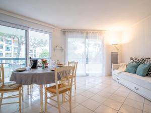 Posezení v ubytování Apartment Le Grand Parc-6 by Interhome