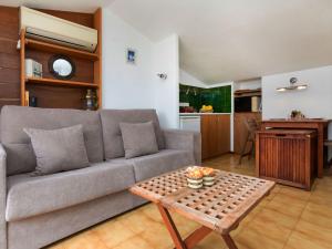 Posedenie v ubytovaní Studio Port L'escala-6 by Interhome