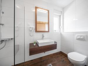 Ein Badezimmer in der Unterkunft Holiday Home Villa Loreta by Interhome
