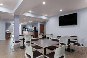 TV/Unterhaltungsangebot in der Unterkunft Microtel Inn and Suites - Zephyrhills