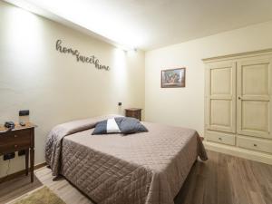 A bed or beds in a room at Holiday Home La Smarrita Dei Carradori by Interhome