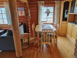 Kuchyň nebo kuchyňský kout v ubytování Holiday Home Heinäsorsa by Interhome