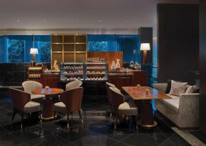 Salon oz. bar v nastanitvi Grand Hyatt Hong Kong