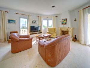Telewizja i/lub zestaw kina domowego w obiekcie Holiday Home Cucarres by Interhome