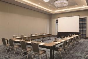 Konferenční prostory v ubytování Embassy Suites by Hilton The Woodlands