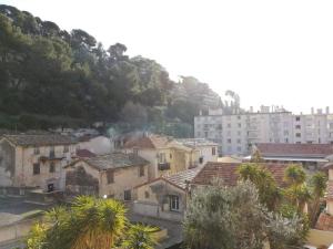 a view of a city with buildings and trees at Magnifique studio cœur de Nice in Nice