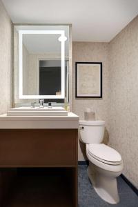 Un baño de Highline Vail - a DoubleTree by Hilton