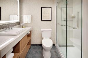 Un baño de Highline Vail - a DoubleTree by Hilton