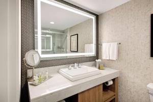 Un baño de Highline Vail - a DoubleTree by Hilton
