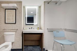 Un baño de Highline Vail - a DoubleTree by Hilton