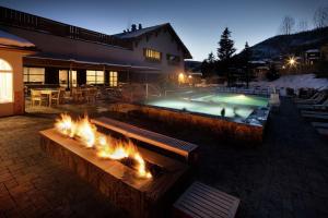 Bazén v ubytování Highline Vail - a DoubleTree by Hilton nebo v jeho okolí
