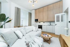 Kuchyňa alebo kuchynka v ubytovaní Cozy Wenceslas square 700m Apartment, Prague