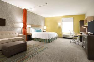 TV a/nebo společenská místnost v ubytování Home2 Suites by Hilton Houston Webster