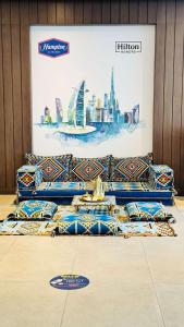 אזור ישיבה ב-Hampton By Hilton Dubai Al Barsha