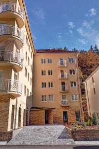 Budova, v ktorej sa apartmán nachádza