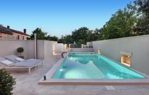 Πισίνα στο ή κοντά στο Stunning Home In Krnica With Wifi +35 φωτογραφίες