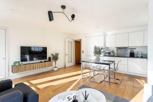 Tranquil Belsize Park Haven with Stunning Views