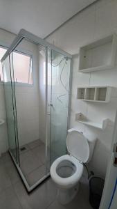 Vonios kambarys apgyvendinimo įstaigoje Apto Cond. Recanto dos Pássaros