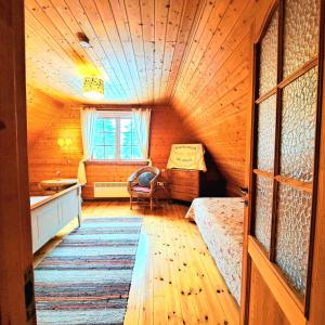 Istumisnurk majutusasutuses Lootuse Spa