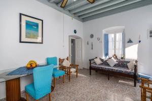 Imagen de la galería de Rustic House in Plaka, en Plaka Milou 21 fotos más