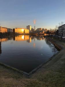 Bazén v ubytování Citykoti saunalla ja merinäköalalla nebo v jeho okolí