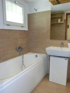 A bathroom at Agriturismo Le Spezie