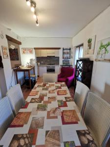 A kitchen or kitchenette at Agriturismo Le Spezie