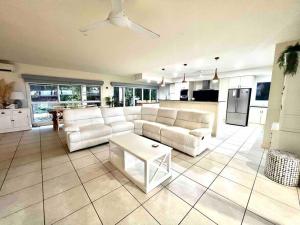 MowbrayIncredible beachfront home, 10 min to Port Douglas - Diamond Cliff的相册照片