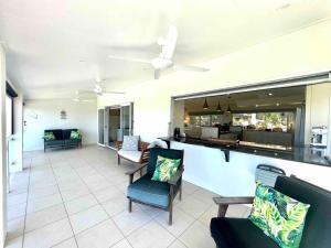 MowbrayIncredible beachfront home, 10 min to Port Douglas - Diamond Cliff的相册照片