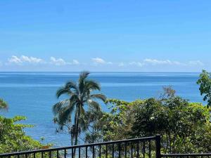 MowbrayIncredible beachfront home, 10 min to Port Douglas - Diamond Cliff的相册照片