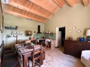 Reštaurácia alebo iné gastronomické zariadenie v ubytovaní Cascina La Vigna Country House