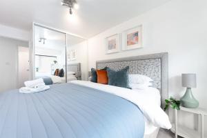 Katil atau katil-katil dalam bilik di City Center,2 Bedroom Apartment with Parking