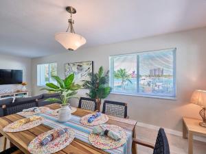 Fotografie z fotogalerie ubytování Luxurious 3 Bedroom on the Intracoastal v destinaci Riviera Beach + 32 fotografií