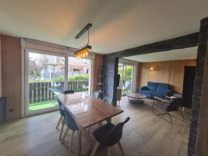 Fotografia z galérie ubytovania Gîte confortable à Gérardmer avec vue sur lac, 3 chambres, balcon, garage et parking privatif - FR-1-589-423 v destinácii Gérardmer