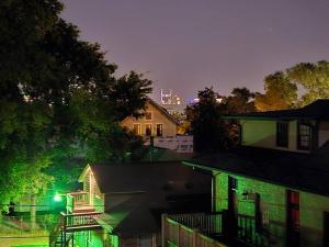 Gallery image of Huge Elegant 1 Bd - Big Living space, Free Parking in Nashville +52 photos