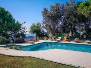 Bazén v ubytování Villa Le Querce by Nicola Real Estate nebo v jeho okolí