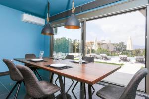 Fotografie z fotogalerie ubytování Casa Grande Private Luxury Villa v destinaci Alykes Potamou