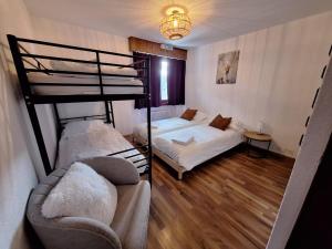 Postel nebo postele na pokoji v ubytování Auberge de l'Ours