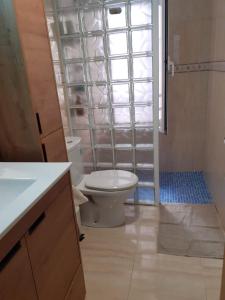 A bathroom at El Patio de Lucy Még 6 kép