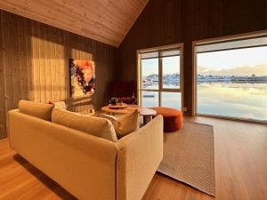 Posezení v ubytování Superior Ocean View Lofoten