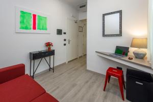 TV a/nebo společenská místnost v ubytování Crossroad Hotel