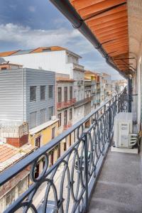 Poveiros Oak Loft - Santo Ildefonso tesisinde bir balkon veya teras