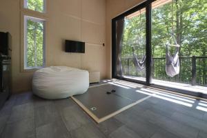 Μια τηλεόραση ή/και κέντρο ψυχαγωγίας στο Cabin Zoobox 74
