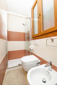 A bathroom at Isa Sweet Home
